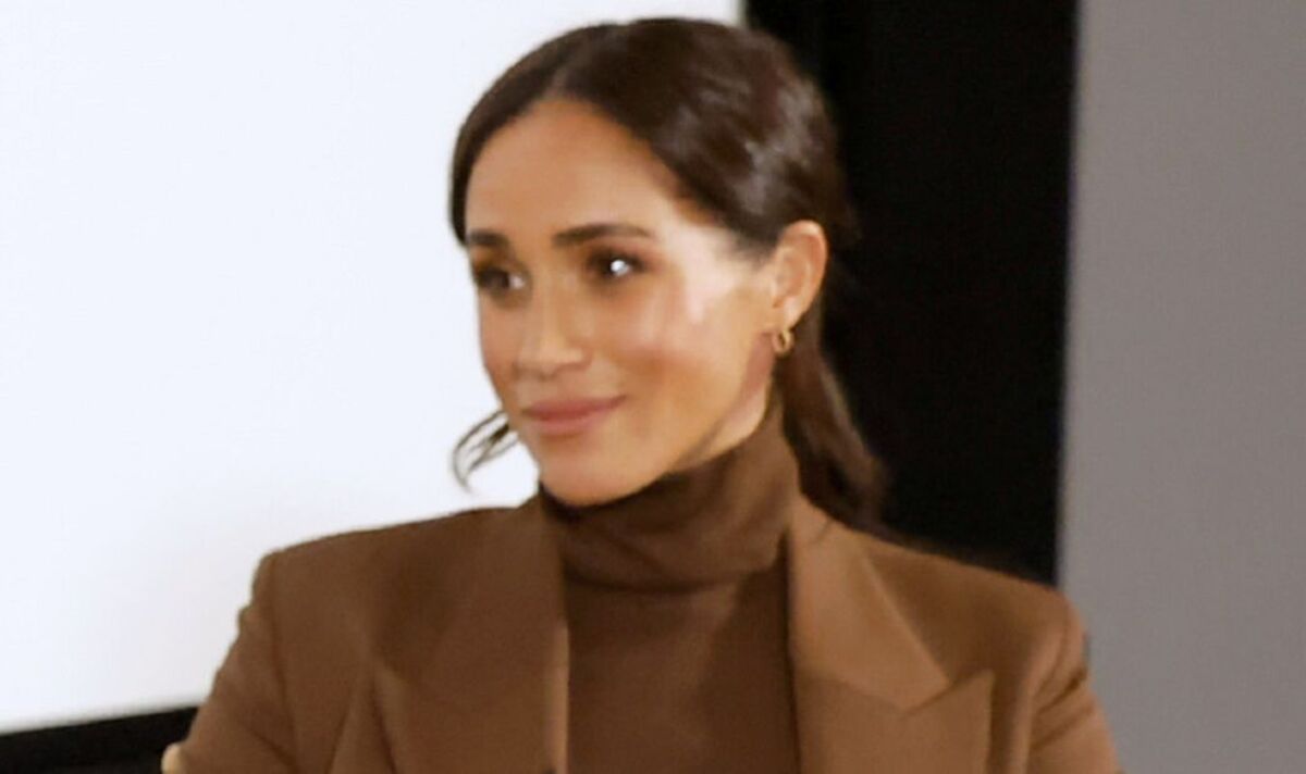 Everyone is saying the same thing about Meghan Markle’s £1,200 brown blazer | Royal | News