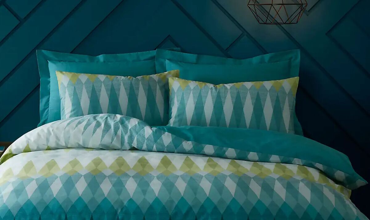 Dunelm shoppers rave about ‘amazing’ £5 reversible bedding set in Dunelm’s January sale