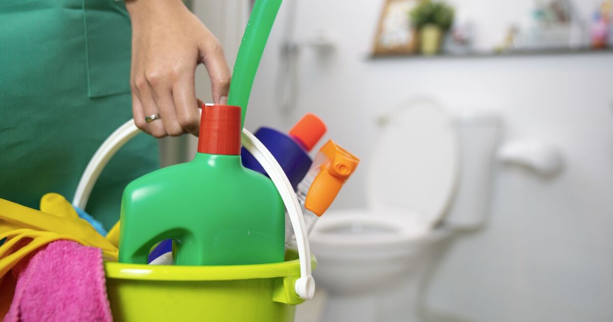 Professional cleaner shares tip to keeping the bathroom ‘spotless’ and smelling ‘fresh’