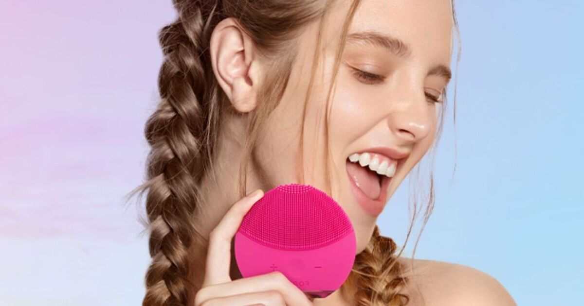 Save over £60 on FOREO’s ‘travel-friendly’ cleansing device which leaves skin ‘glowing’